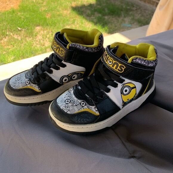 Take 50% OFF- Minios Boy’s Black &Yellow Sneakers Classic Retro Design, Size-13M - Picture 2 of 8
